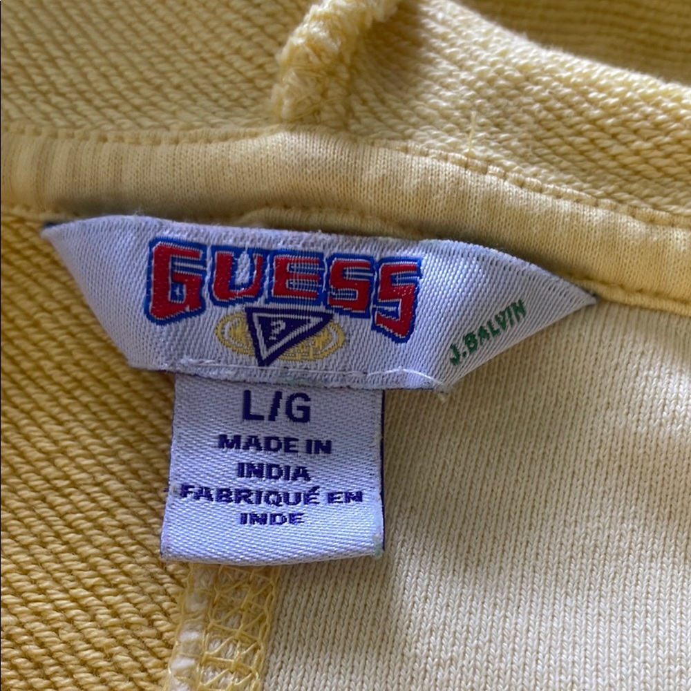 GUESS Butter Yellow cropped pullover with hood and matching shorts cotton set - Picture 11 of 14